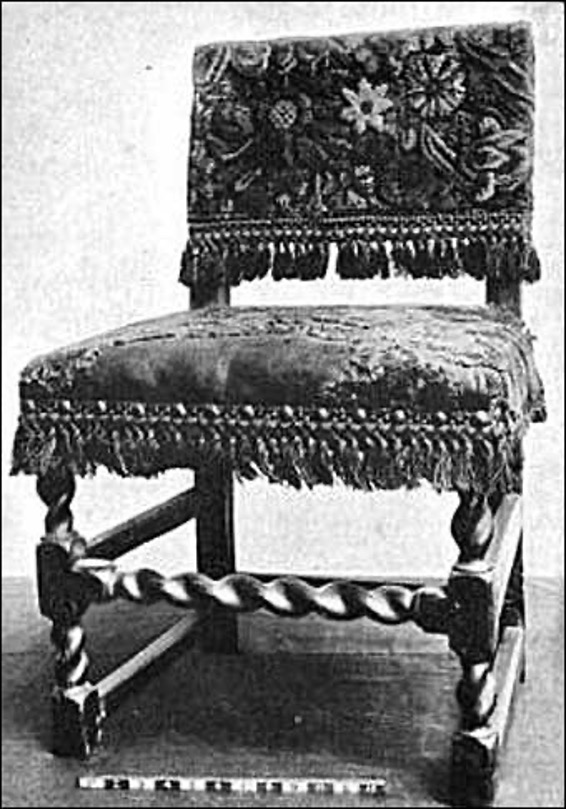 Farthingale chair